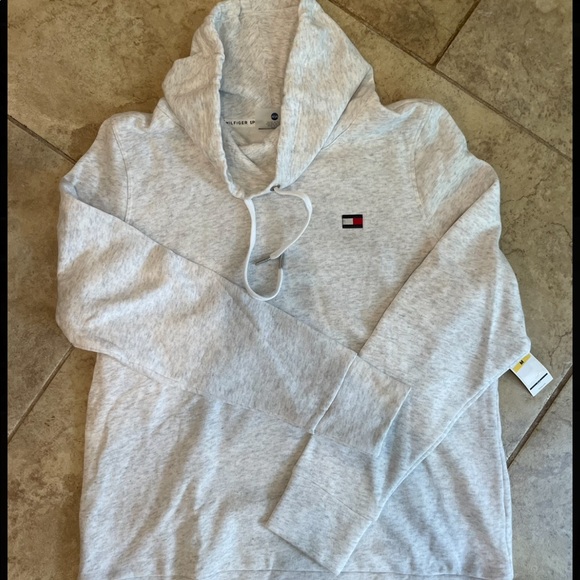 BRAND NÉW Tommy Hilfiger sweatshirt - Picture 1 of 2